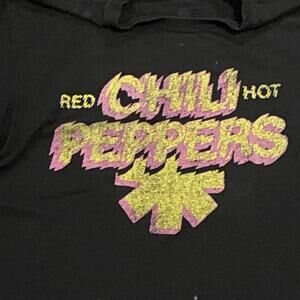 Y9979 Vintage Graphic T-Shirt - Red Hot Chili Peppers Size S/M